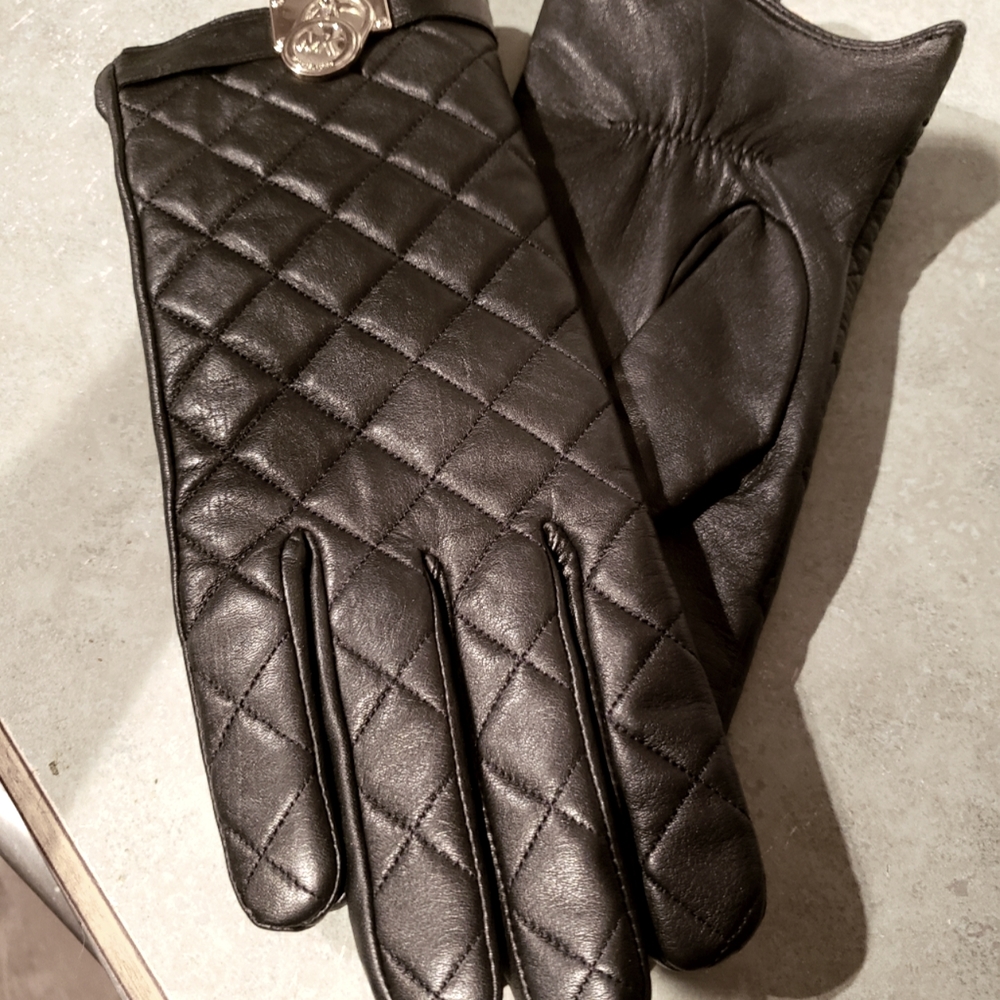 Micheal kors leather gloves